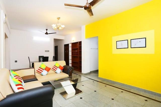 The Solo Apartments Kadavanthra Kochi Exteriör bild